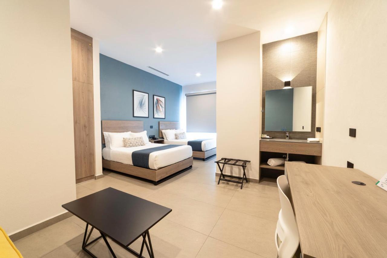 Th Hotel & Vivienda Tepatitlan de Morelos Bagian luar foto
