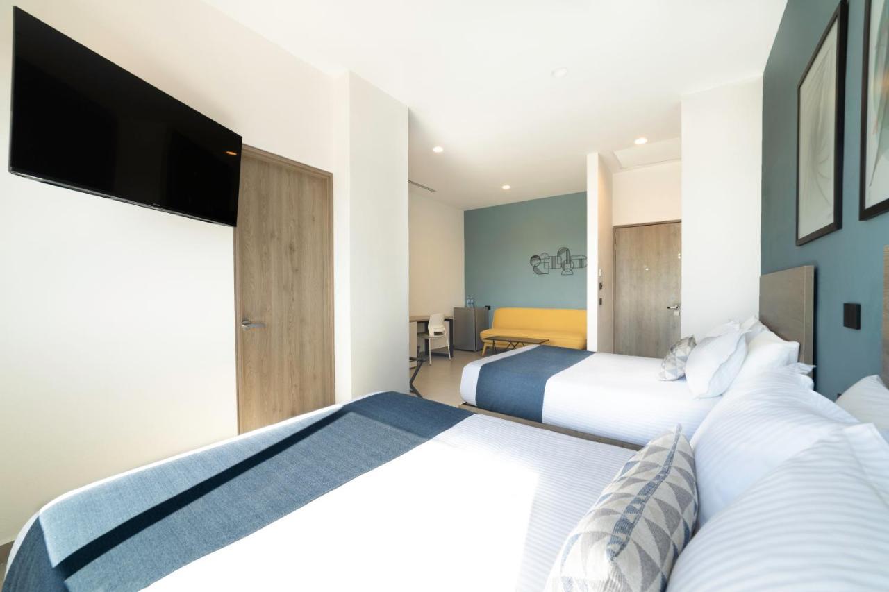 Th Hotel & Vivienda Tepatitlan de Morelos Bagian luar foto