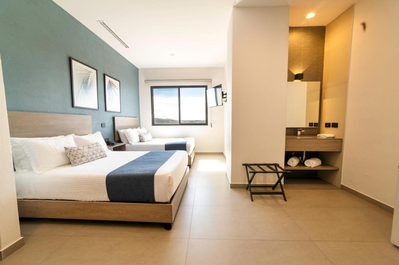 Th Hotel & Vivienda Tepatitlan de Morelos Bagian luar foto