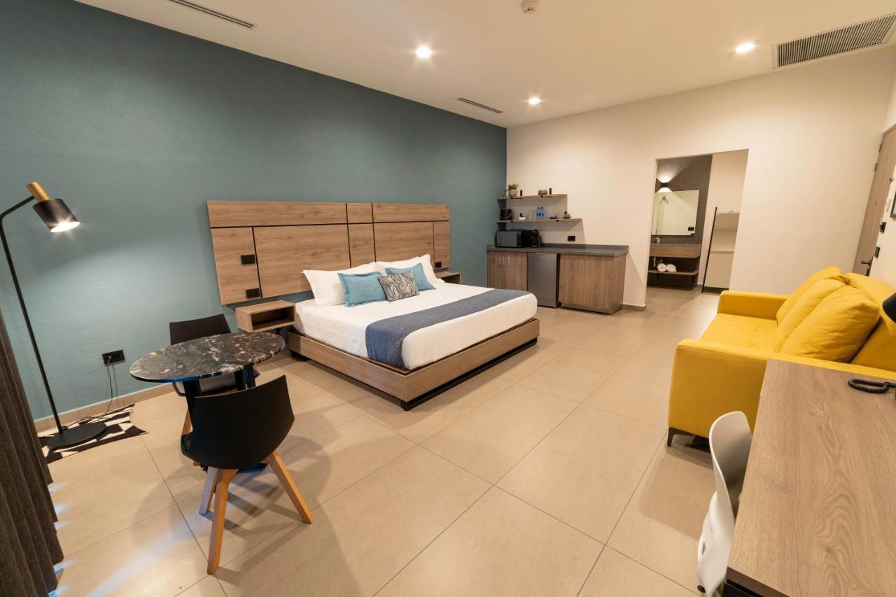 Th Hotel & Vivienda Tepatitlan de Morelos Bagian luar foto