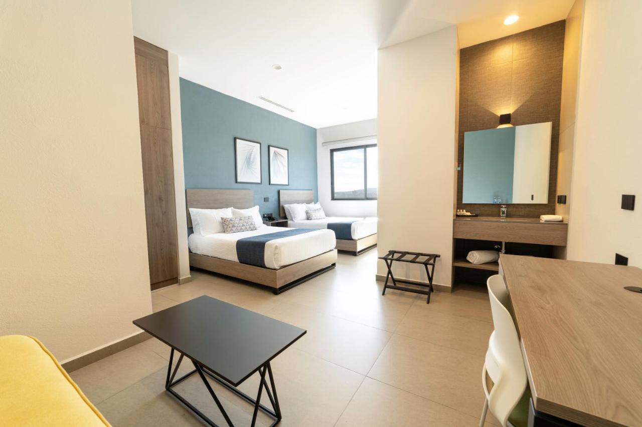 Th Hotel & Vivienda Tepatitlan de Morelos Bagian luar foto