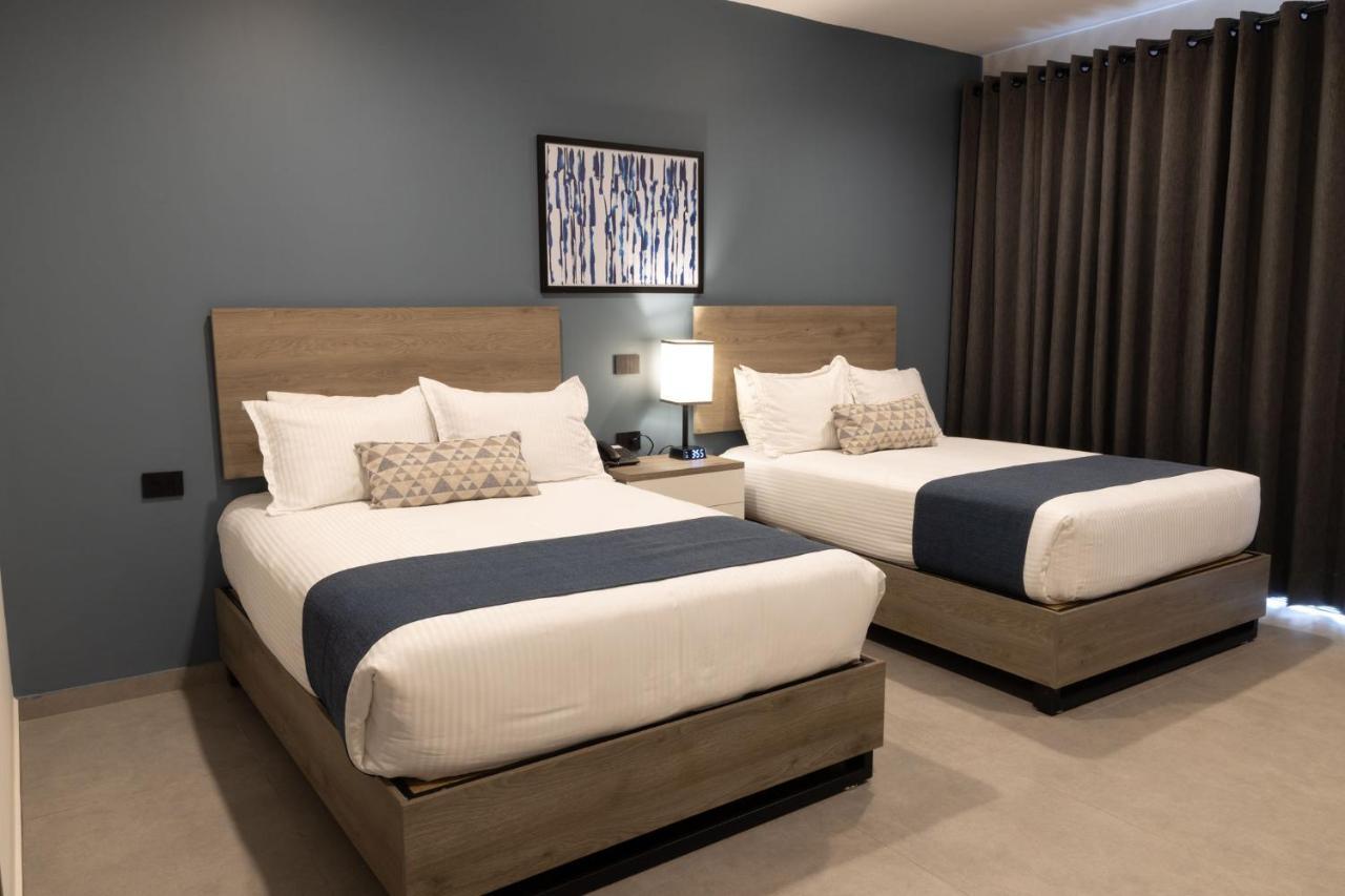 Th Hotel & Vivienda Tepatitlan de Morelos Bagian luar foto