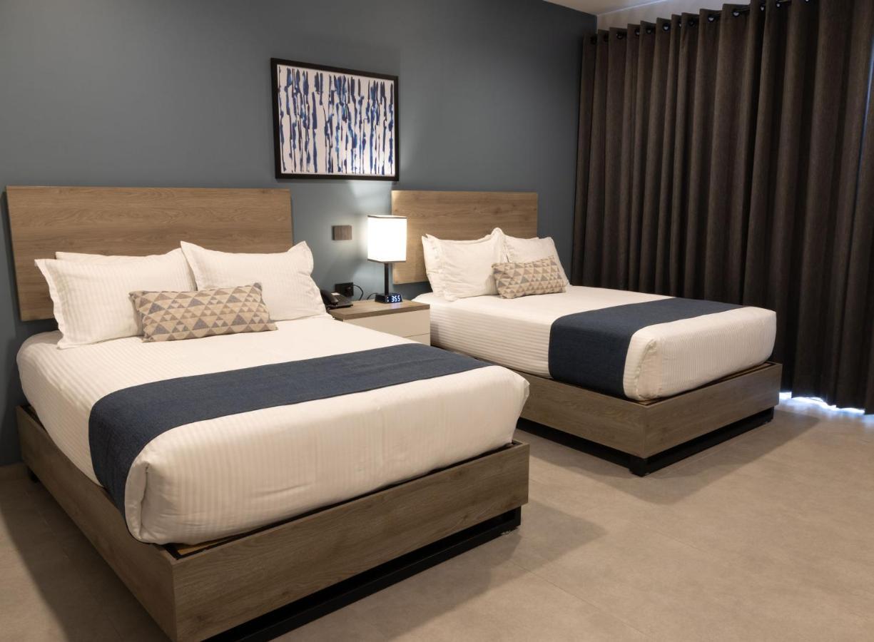 Th Hotel & Vivienda Tepatitlan de Morelos Bagian luar foto