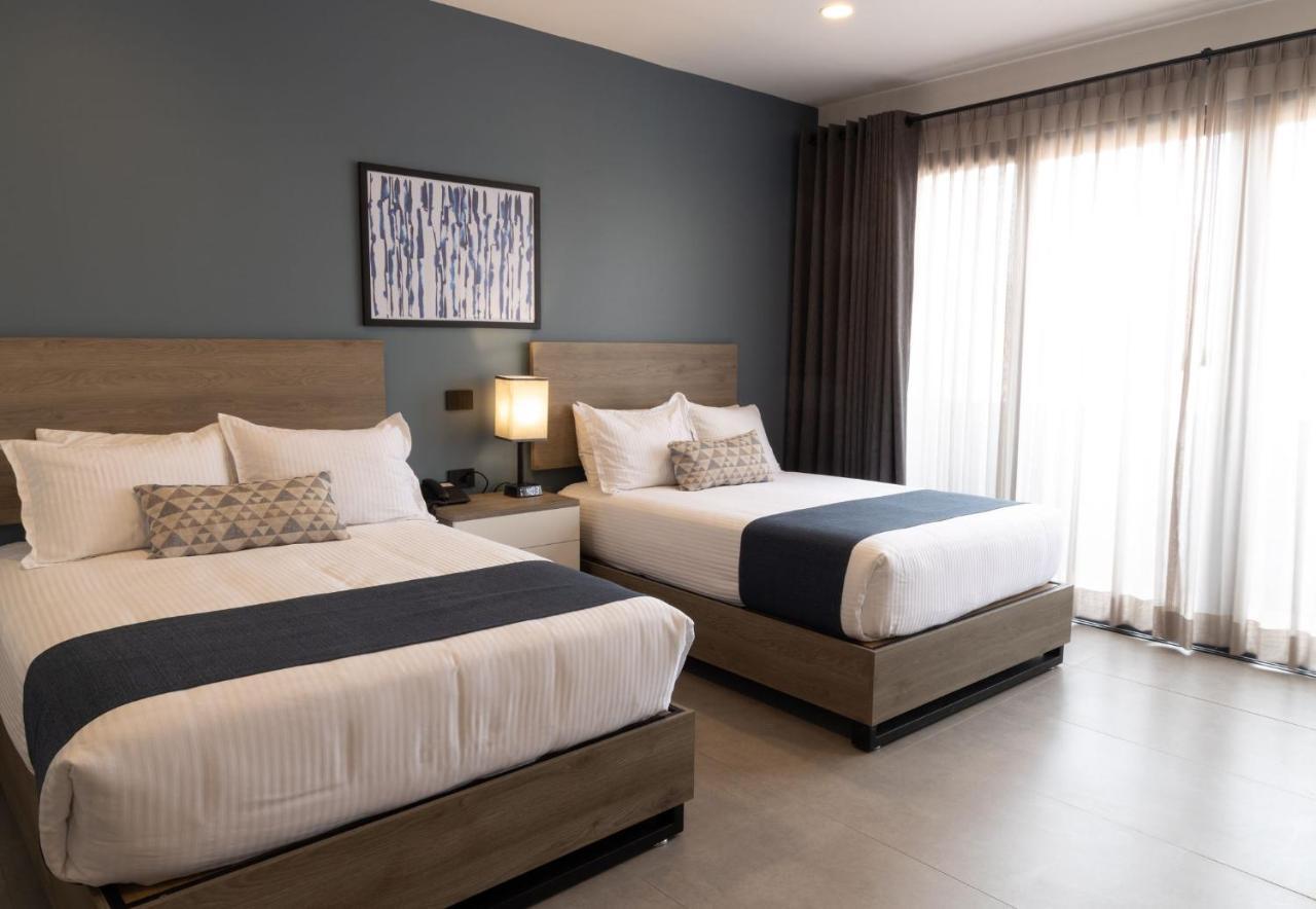Th Hotel & Vivienda Tepatitlan de Morelos Bagian luar foto