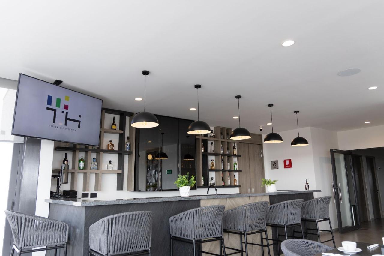 Th Hotel & Vivienda Tepatitlan de Morelos Bagian luar foto