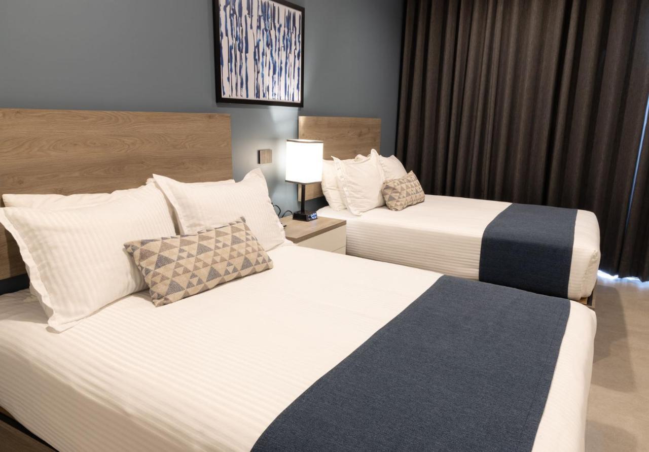 Th Hotel & Vivienda Tepatitlan de Morelos Bagian luar foto